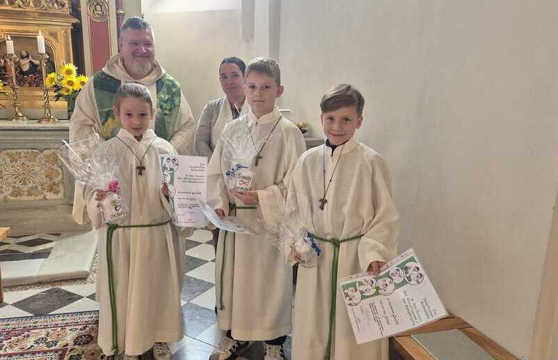 Neu im Team / Conny Holland Ministranten bringen Leben in die Messe