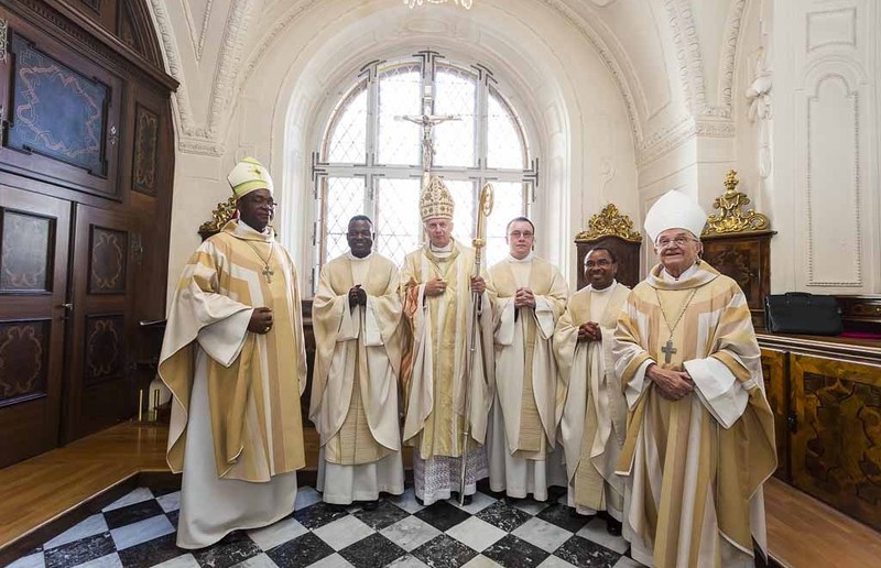 Gerd Neuhold; Sonntagsblatt